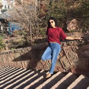 Meet your Posher, Selena